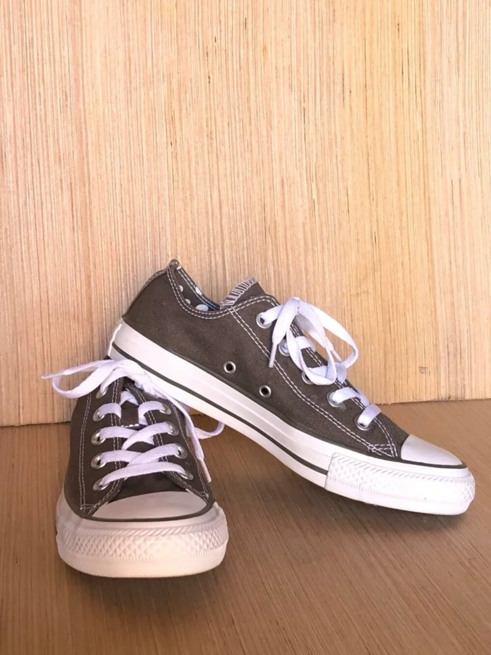 Converse All Star Chuck Taylors Sneakers Womens 6 Low Top Gray - Picture 4 of 16